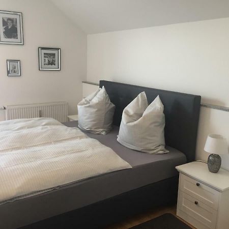 Apartment Mit Parkblick Toenisvorst Bagian luar foto