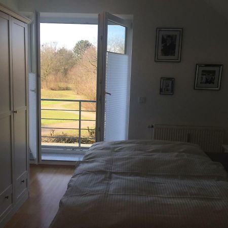 Apartment Mit Parkblick Toenisvorst Bagian luar foto